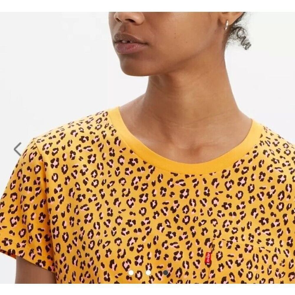 Levi's Leopard Print Tee Shirt T-Shirt XS Perfect Pocket Short Sleeves‎ Casual - Picture 5 of 10